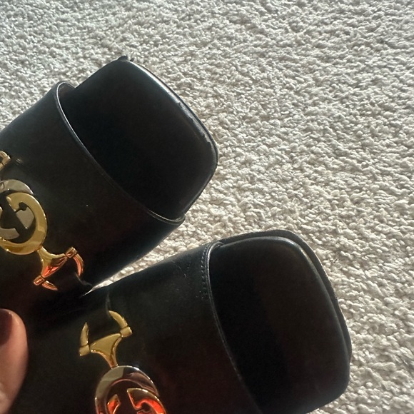 - Gucci shoes - Picture 2 of 5